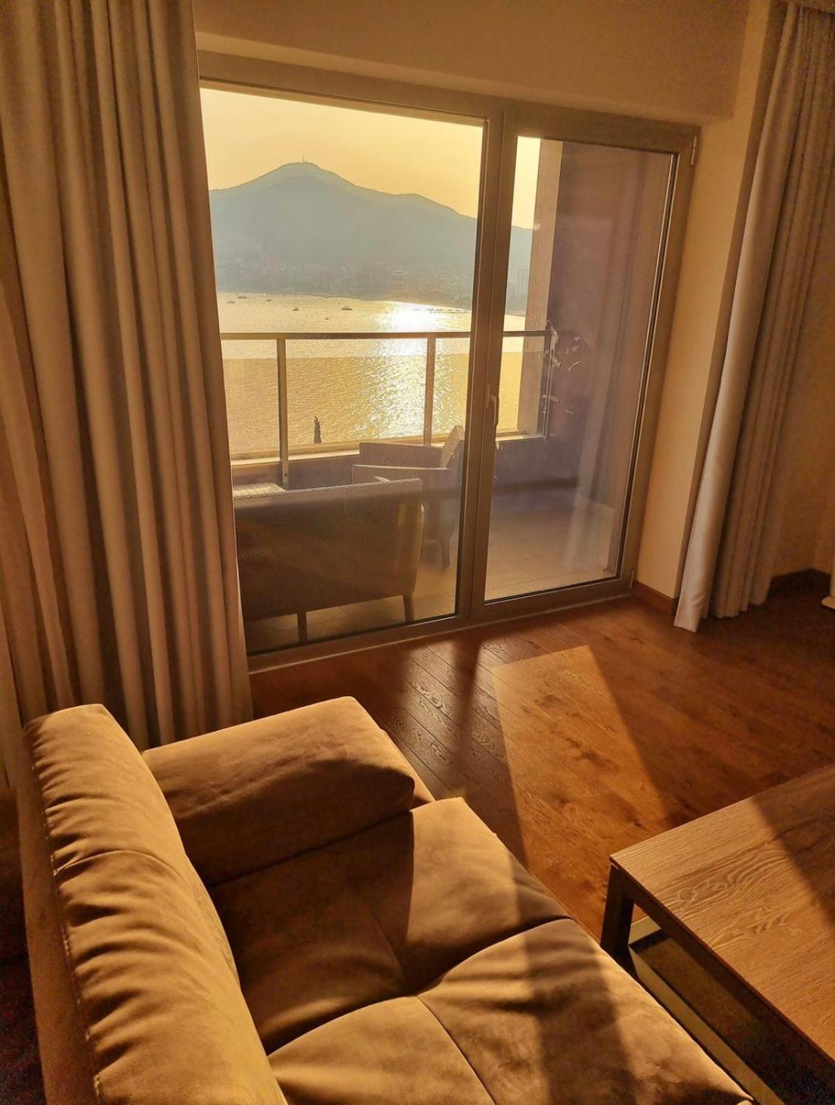 Harmonia Sunset Apartment *